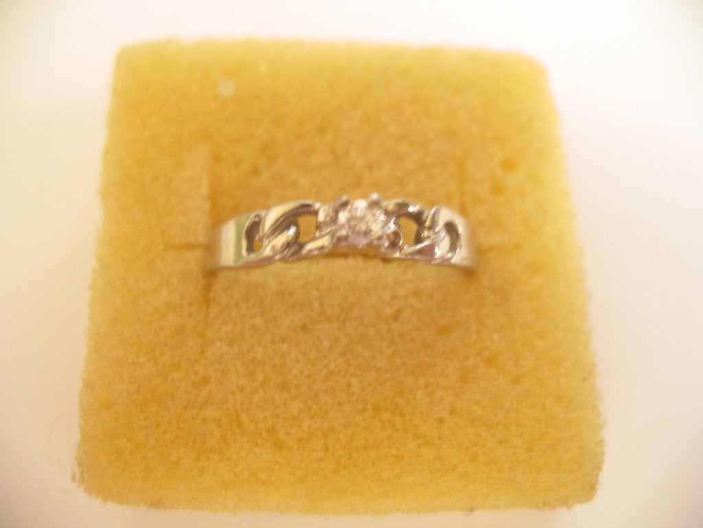 Een mooie fijne Smalle Zilveren Ring met 1 Zirkonia steentje, Verzenden, Zilver, Ring