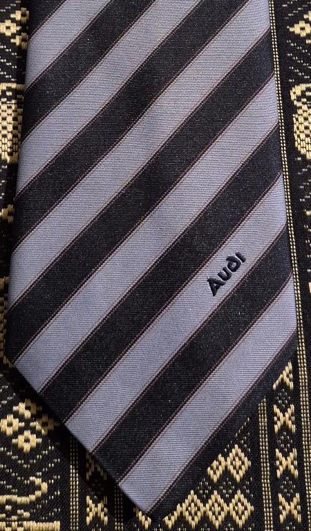 Audi Auto stropdas blauw-grijs, Verzamelen, Merken en Reclamevoorwerpen, Ophalen of Verzenden, Nieuw, Gebruiksvoorwerp