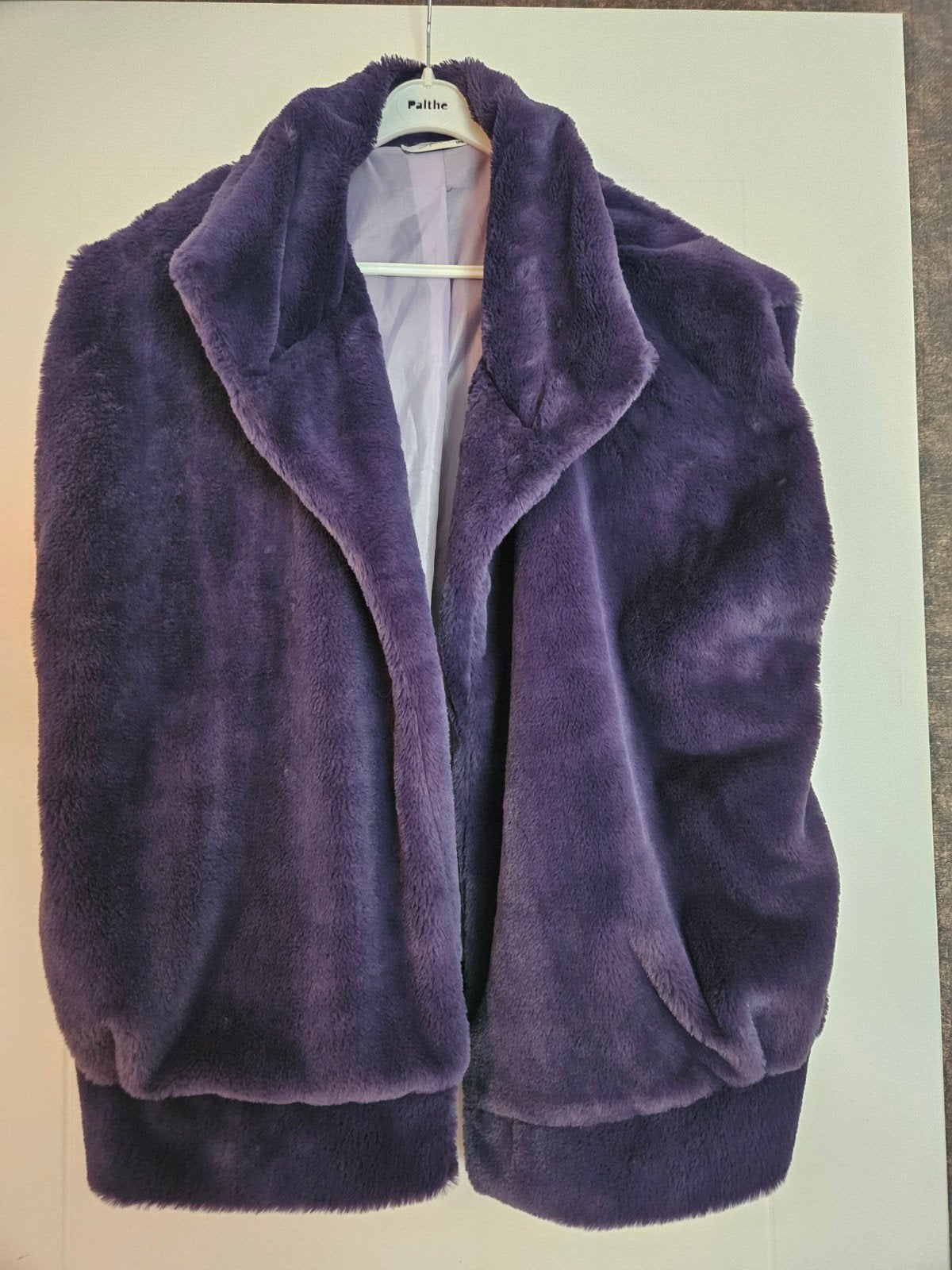 Zgan Paarse faux fur jas bodywarmer van Ambika, oversized, Maat 38/40 (M), Paars, Palthe, Ophalen of Verzenden