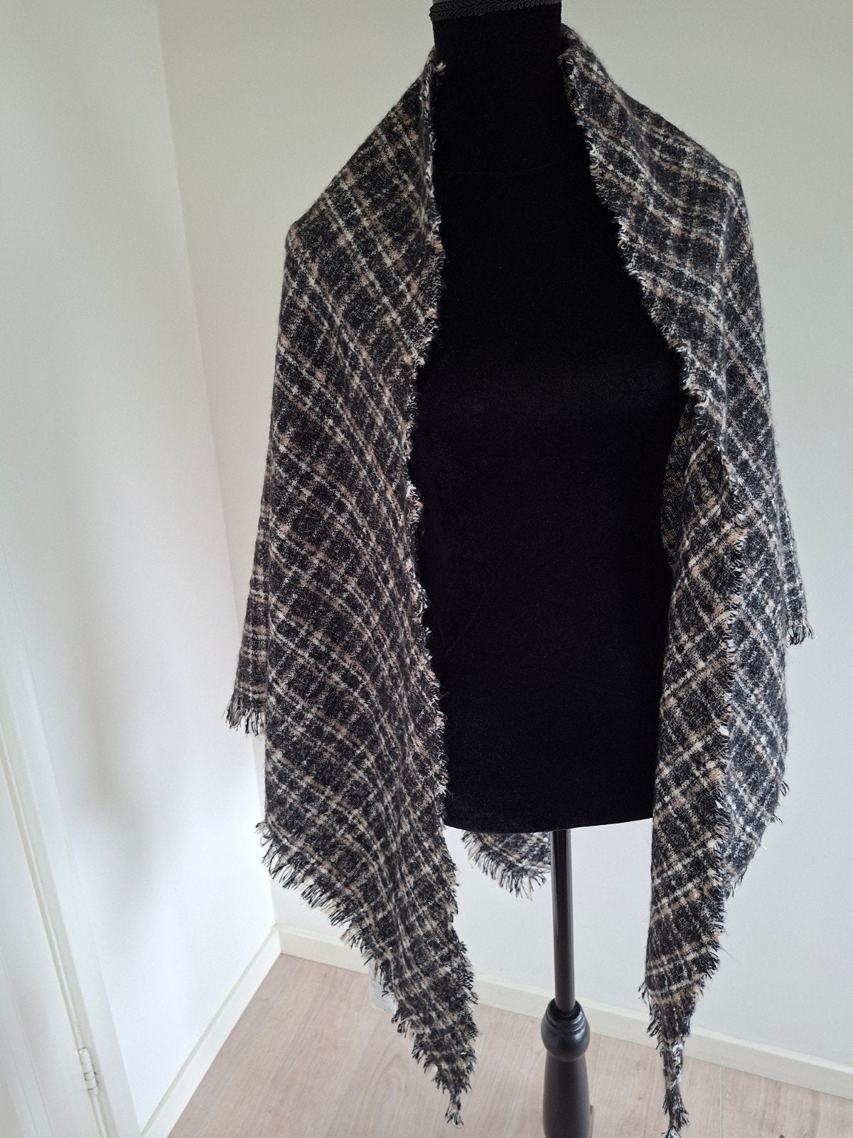 Nieuwe mooie omslagdoek van Pieces, Pieces, Ophalen of Verzenden, Nieuw, Pashmina