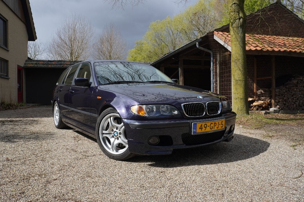BMW E46 330i Touring Handgeschakeld (6-bak), Auto's, BMW, Blauw, Stationwagon, Handgeschakeld, Particulier