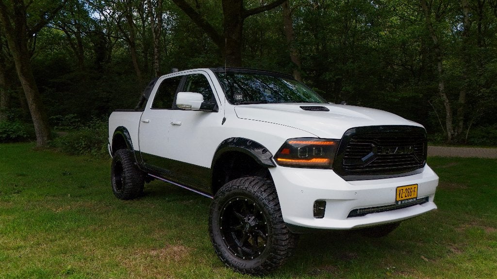 Dodge RAM 1500  5.7  4x4  2016 uniek/ gemodificeerd, Auto's, Automaat, 2661 kg, 5654 cc, Wit