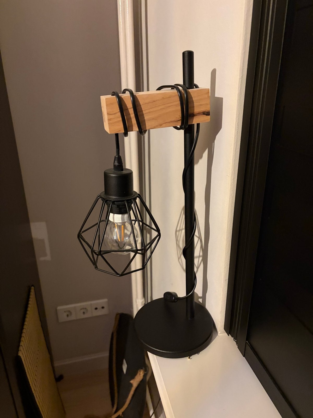 Industriële tafellamp met houten accent en kooikap, Ophalen, Hout, Zwart, Zo goed als nieuw