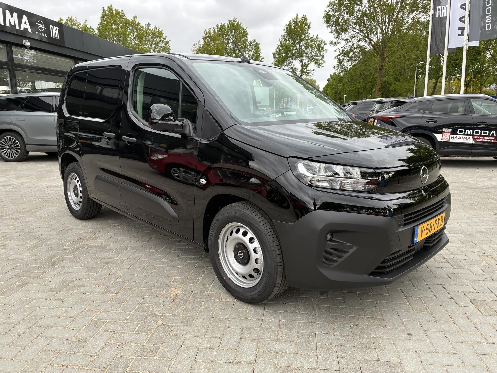 Opel Combo Electric 100Kw L1 50kWh Airconditioning | Stuur &, Gebruikt, Zwart, Origineel Nederlands, Opel
