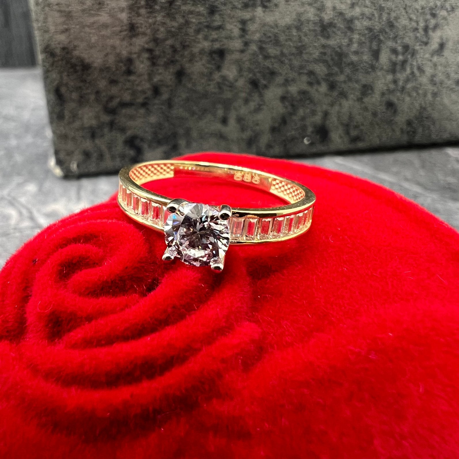 14k gouden dames ring, Nieuw, Ophalen of Verzenden, 17 tot 18, Dame