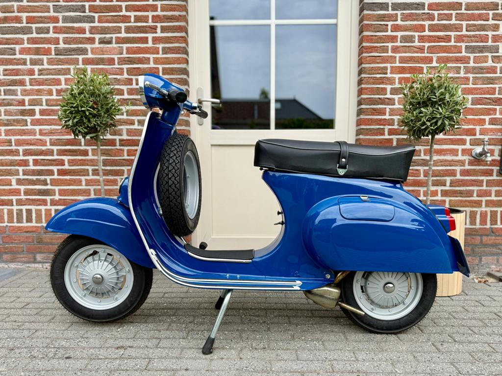 Klassieke Vespa oldtimer 1976 125 Primavera gerestaureerd, Fietsen en Brommers, Scooters | Vespa, Ophalen, Zo goed als nieuw, Benzine
