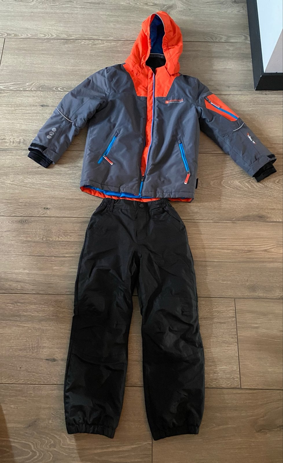 Northville ski jas maat 128 en H&M skibroek maat 122, Kleding | Dames, Ophalen, Gedragen, Maat 34 (XS) of kleiner, Jack