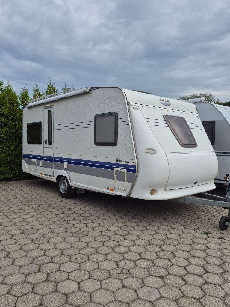 Hobby 460 UFe excellent 2009 met Mover, brand tent, voortent, Rondzit, Hobby, Particulier, Tot en met 4
