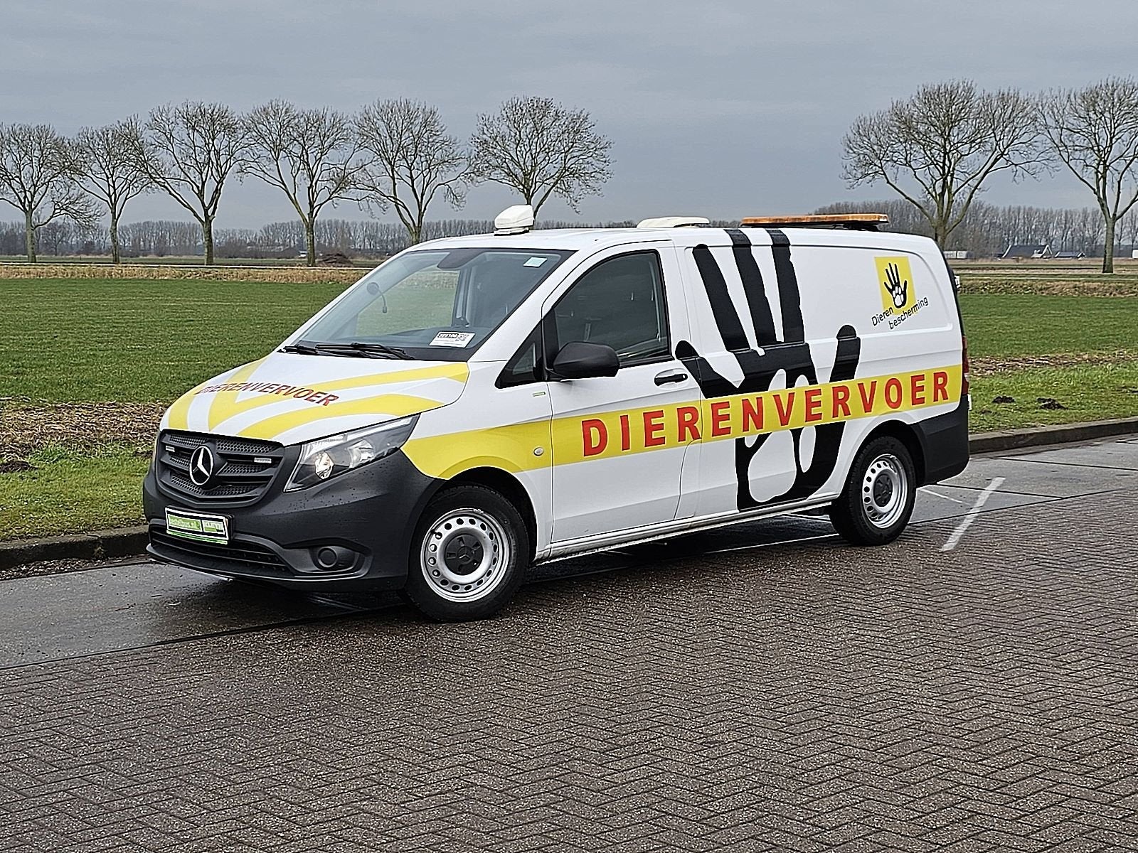 MERCEDES-BENZ VITO 111 dierenvervoer, Auto's, Bestelauto's, Gebruikt, Euro 6, 4 cilinders, Wit