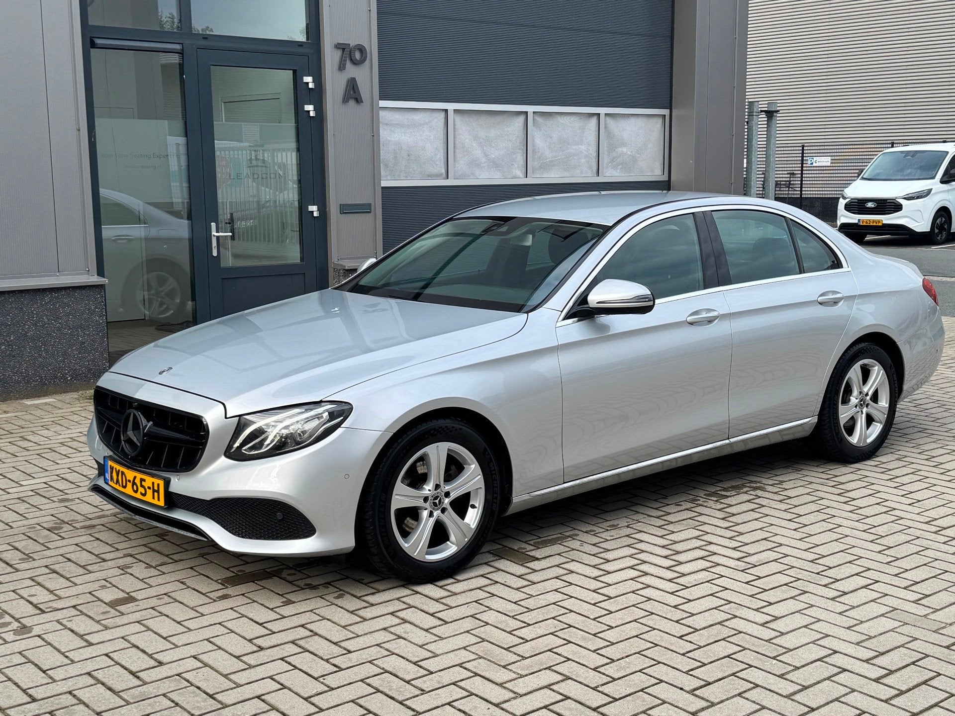 Mercedes-Benz E-klasse 200, Automaat, Achterwielaandrijving, Gebruikt, Zwart