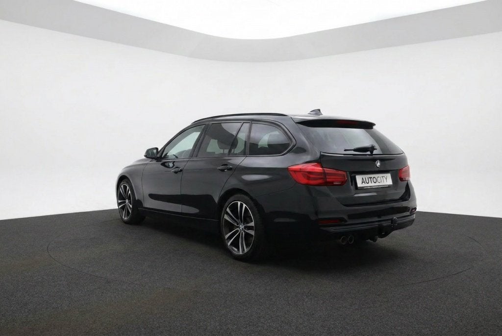 BMW 3 Serie touring 320 i Sport Line Shadow Camera l Leder l, Automaat, 1998 cc, Achterwielaandrijving, Euro 6