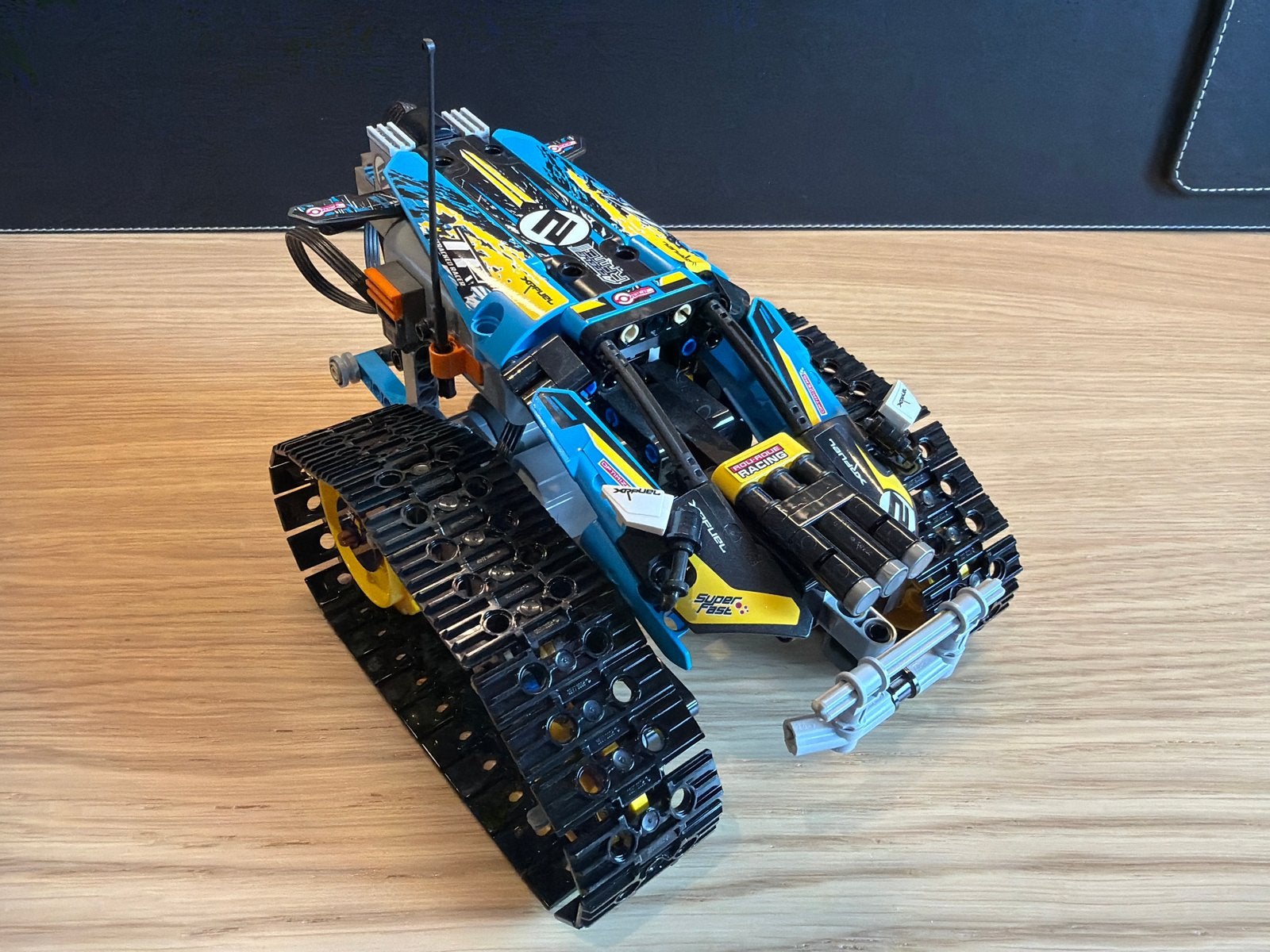 Lego Technic 42095 RC Stunt Racer met afstandsbediening, Kinderen en Baby's, Speelgoed | Duplo en Lego, Zo goed als nieuw, Lego