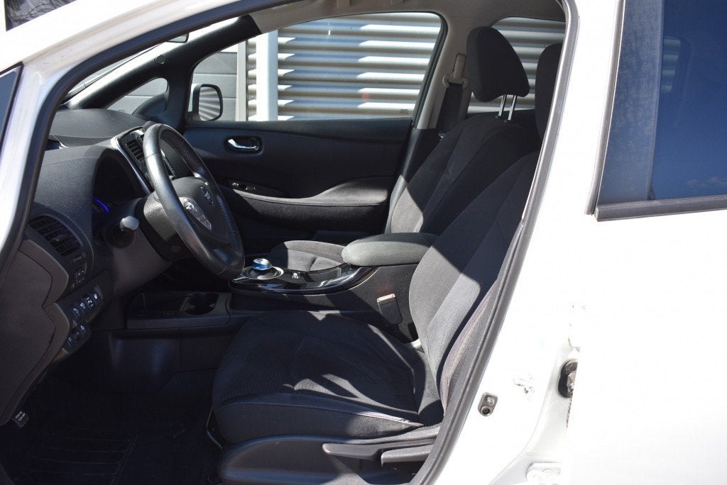 Nissan LEAF ACENTA 30 KWH / 249 p/m lease / CARPLAY / CAMERA, Automaat, Gebruikt, Wit, Leaf