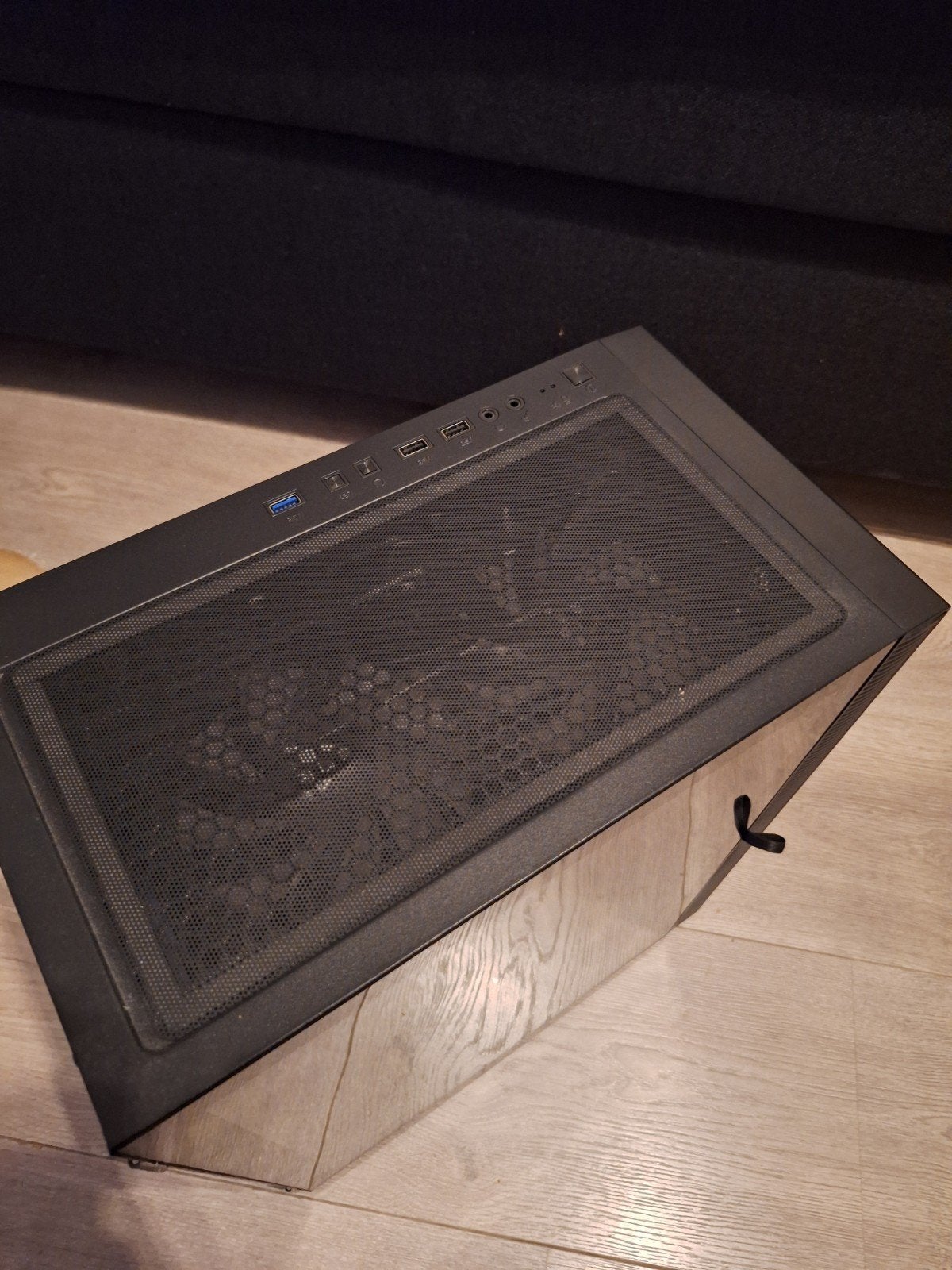 Montech X3 Mesh PC-behuizing met ventilatoren, Computers en Software, Computerbehuizingen, Ophalen, Gebruikt