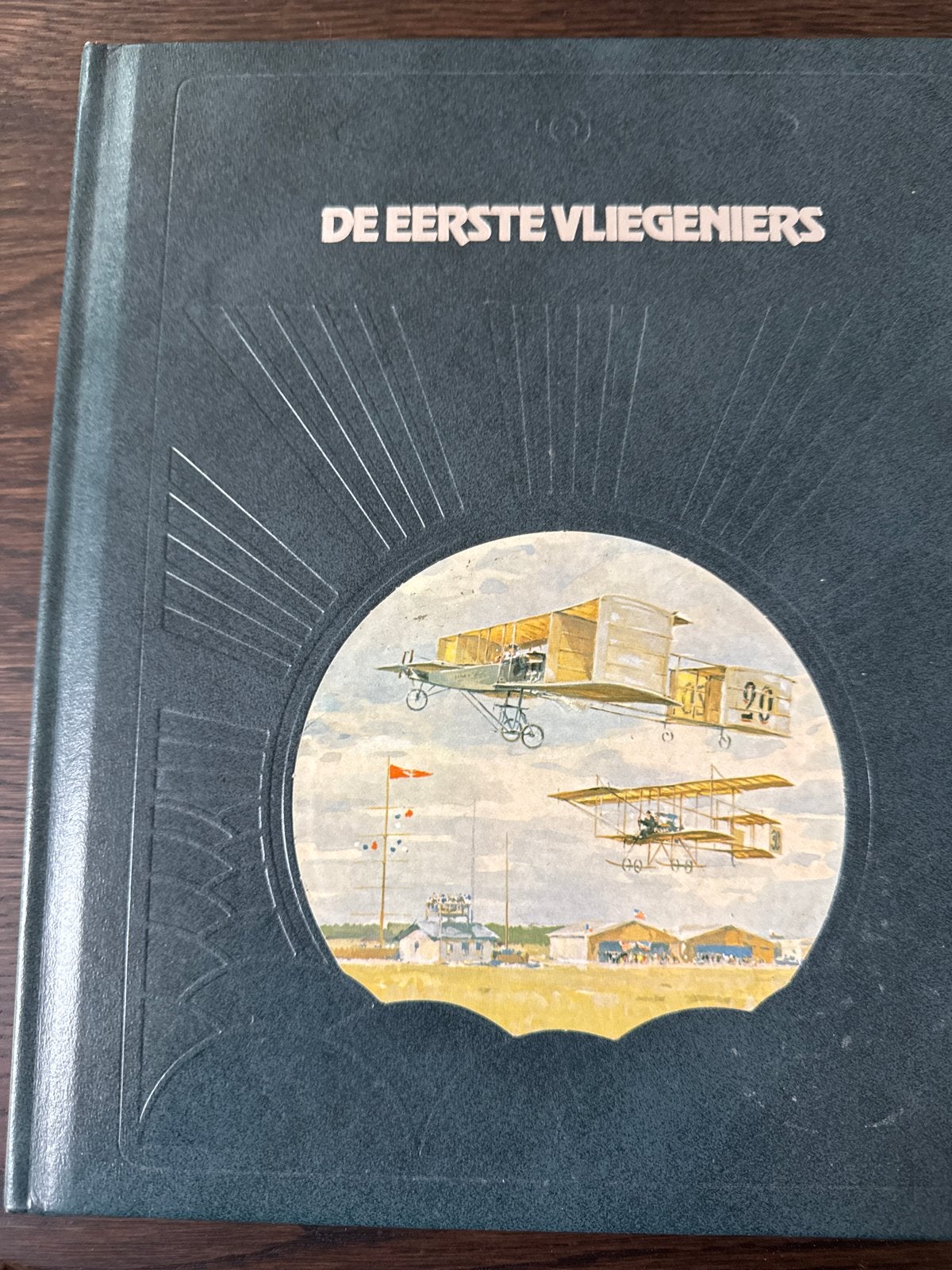 De Eerste Vliegeniers - Historisch boek over luchtvaart, Ophalen of Verzenden, Zo goed als nieuw, Overige onderwerpen