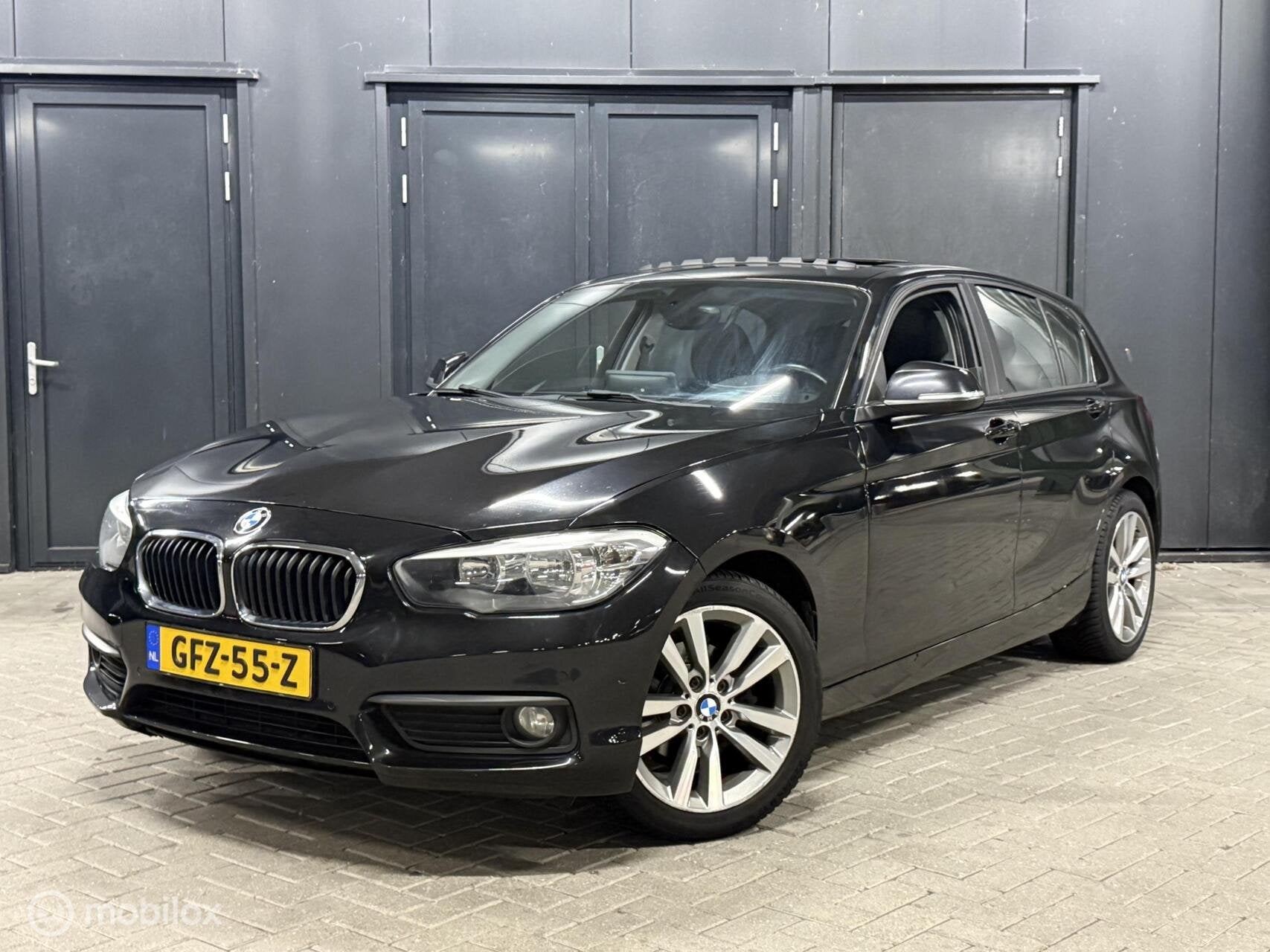 BMW 1-serie 118i M Sport schuifdak|carplay|stoelverwarming!, Auto's, 1-Serie, Euro 6, Zwart, Bedrijf