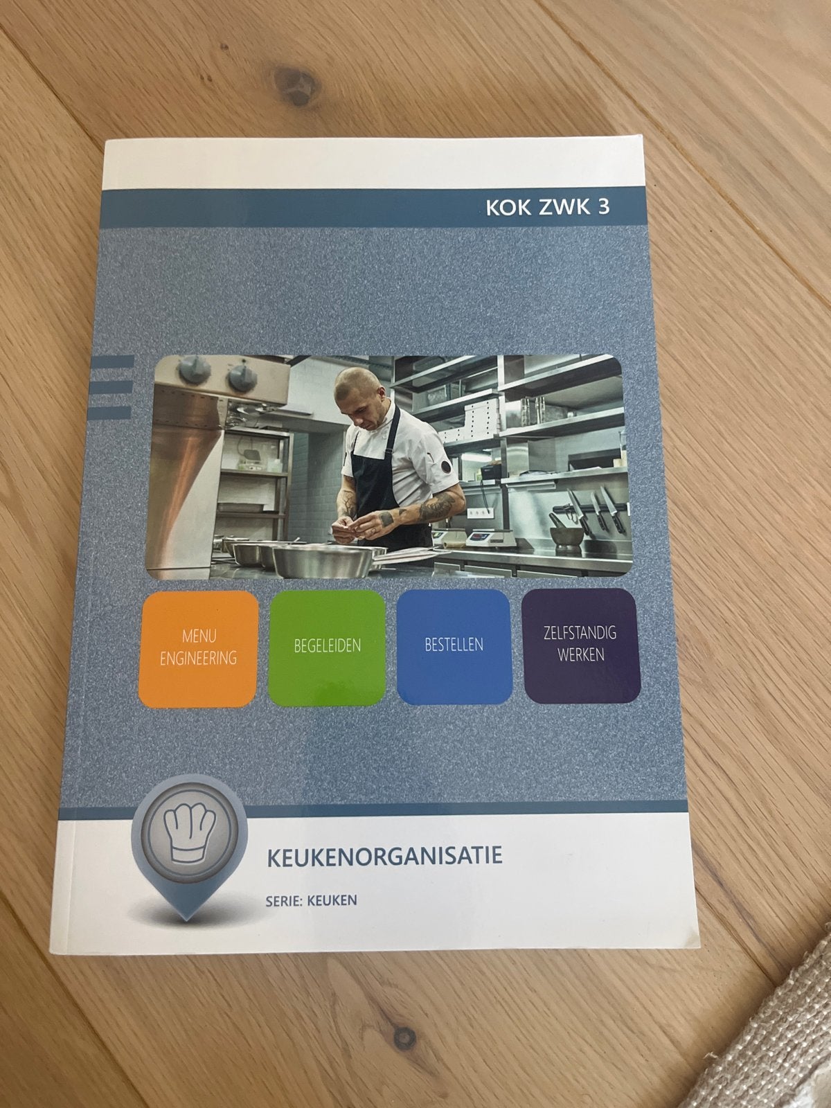 Keukenorganisatie KOK ZWK 3 - Nieuw, Boeken, Ophalen of Verzenden, Nieuw, Overige niveaus
