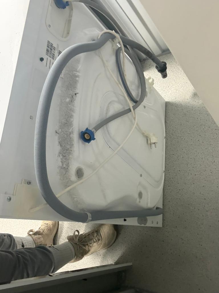 Gloednieuwe wasmachine, Witgoed en Apparatuur, Wasmachines, Ophalen, Zo goed als nieuw, 1200 tot 1600 toeren