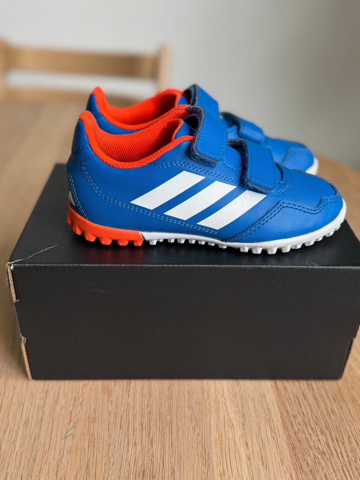 Hockeyschoenen kind Adidas Youngstar - Maat 30, Ophalen of Verzenden, Zo goed als nieuw, Schoenen