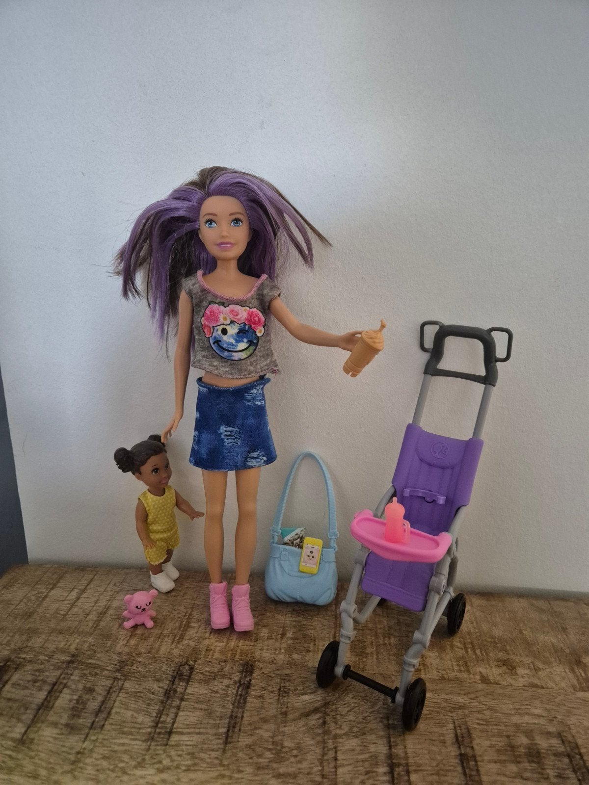 Barbie Skipper Babysitter met wandelwagen en peuter, Kinderen en Baby's, Ophalen of Verzenden, Zo goed als nieuw, Barbie