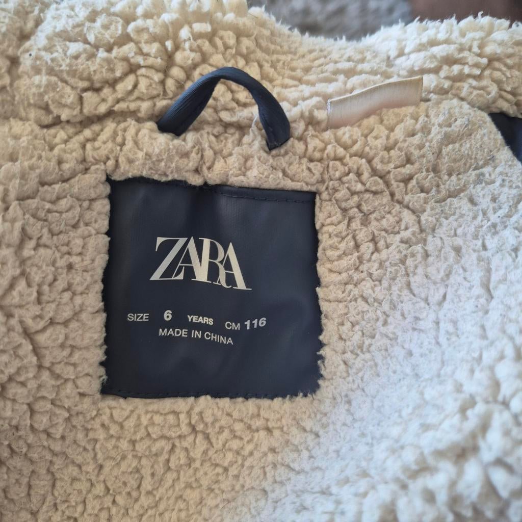 Zara Jongens Regenjas Gevoerd met Capuchon Maat 116, Ophalen