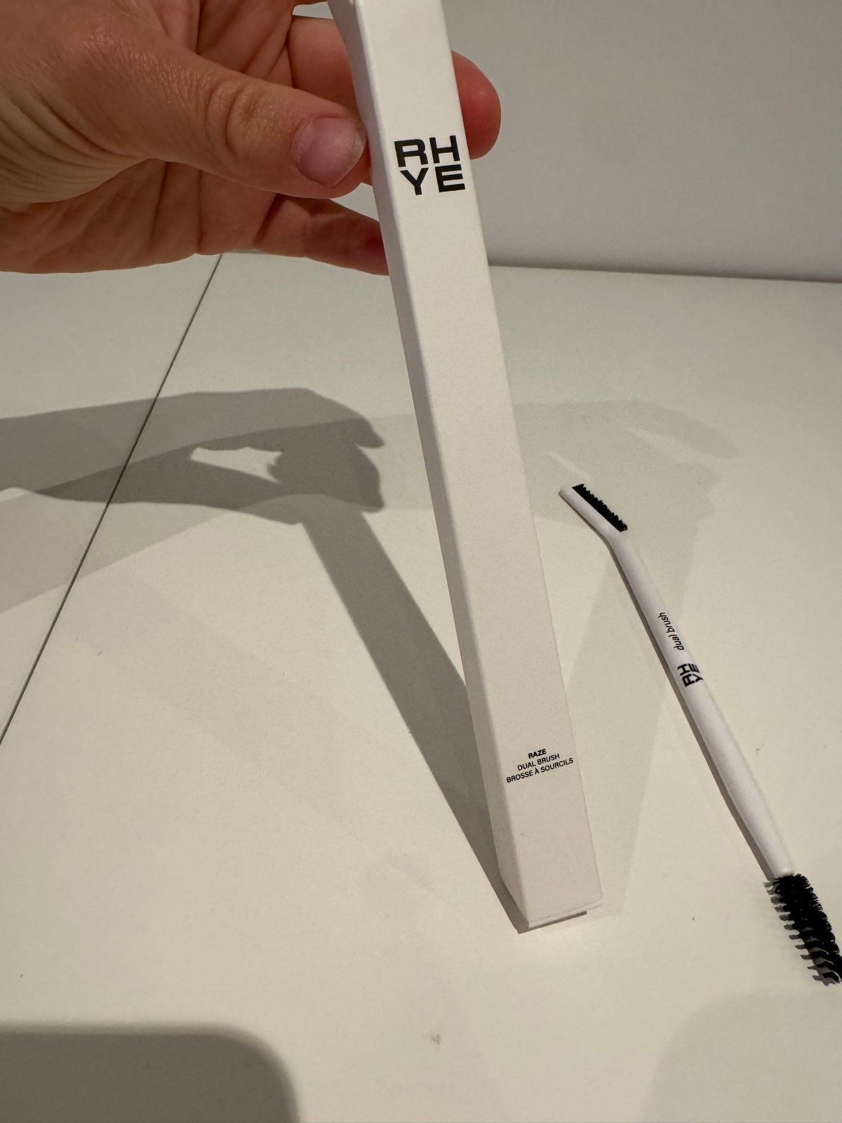 RH YE Dual Brush - Wenkbrauw en Wimpers Borstel, Ogen, Wit, Nieuw, Ophalen of Verzenden