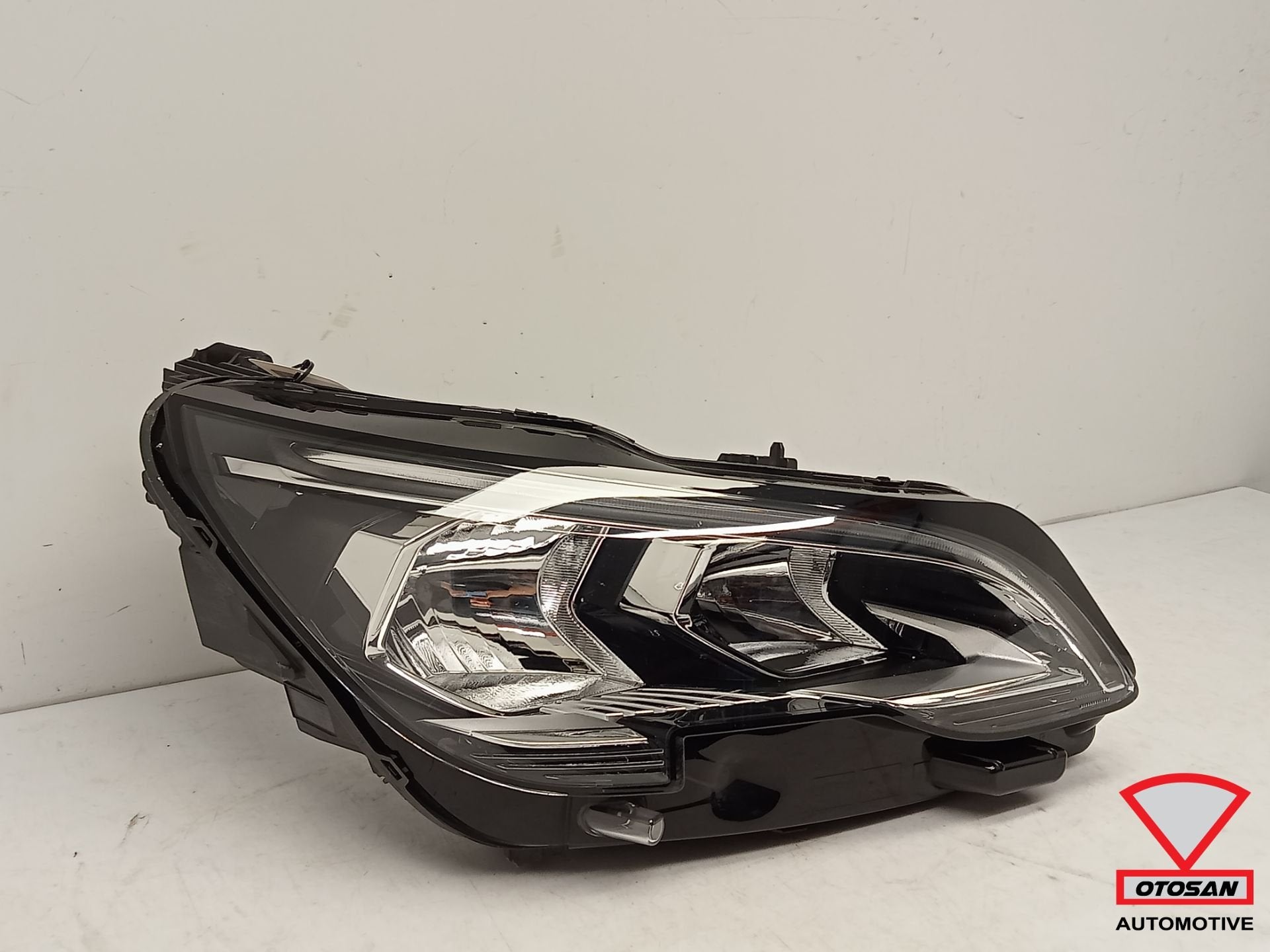 Peugeot 3008 5008 2016+ Halogeen Koplamp Rechts 9810478080, Taurusavenue 1
2132 LS  Hoofddorp, NL, Gebruikt, Contact.group@renault.com