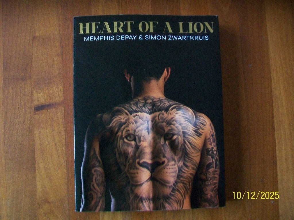 Hearth of a Lion - Memphis Depay & Simon Zwartkruis, Verzamelen, Sportartikelen en Voetbal, Verzenden, Zo goed als nieuw, PSV