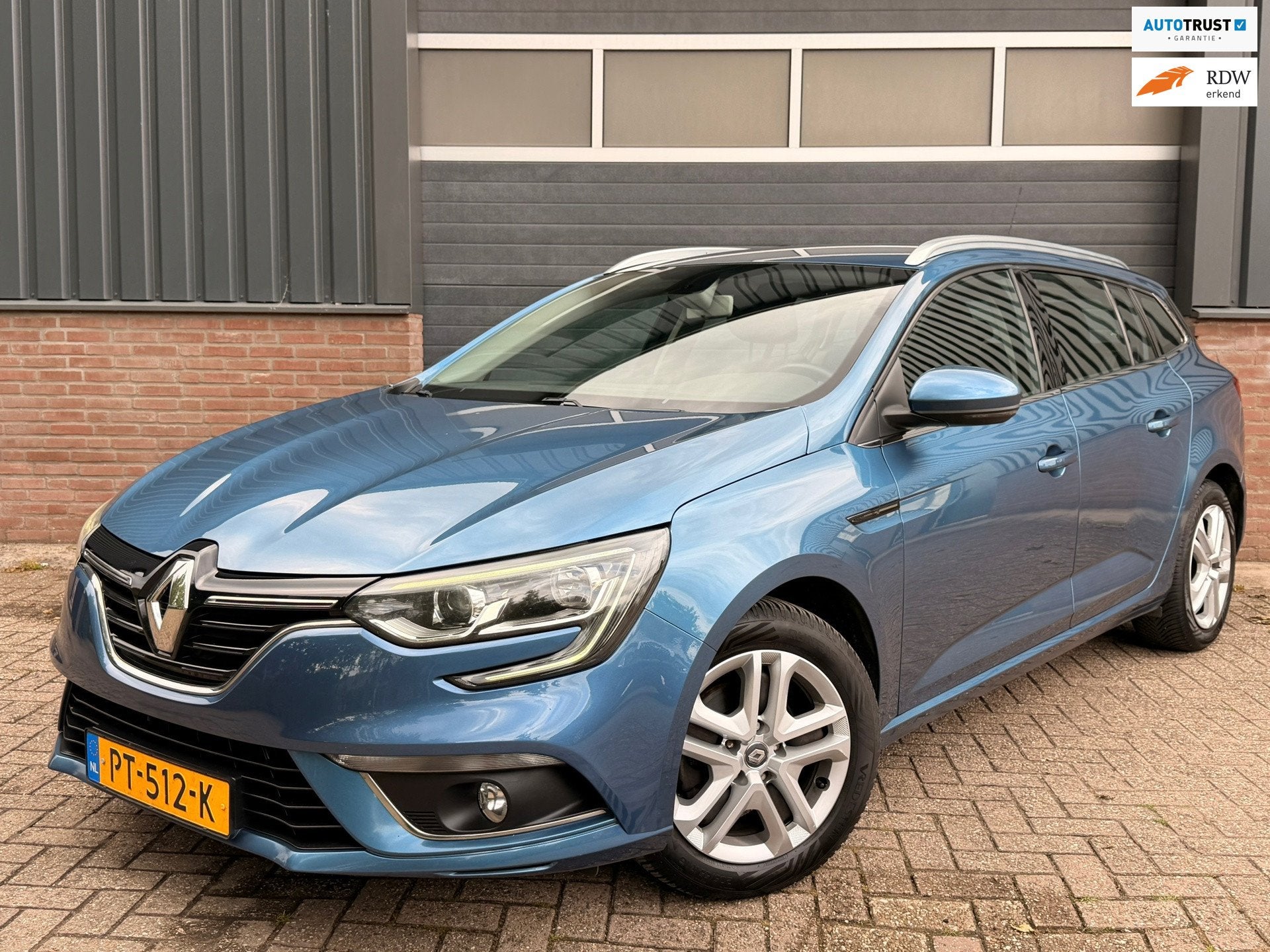 Renault Mégane Estate 1.2 TCe Zen Trekhaak 1.700 KG | CarPl, Gebruikt, 4 cilinders, Blauw, Origineel Nederlands