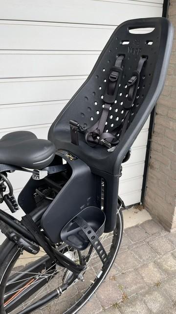 Fietsstoel Thule Yepp Maxi zwart met adapter, Achterzitje, Thule, Ophalen, 15 t/m 25 kg