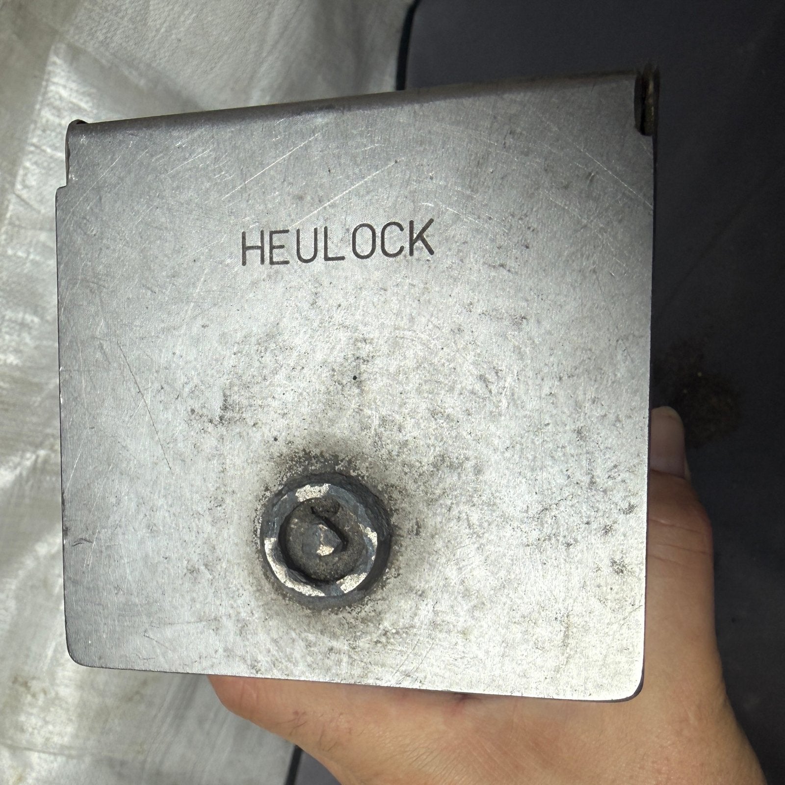 Heulock motor straatslot met installatiestenen, Ophalen, Gebruikt