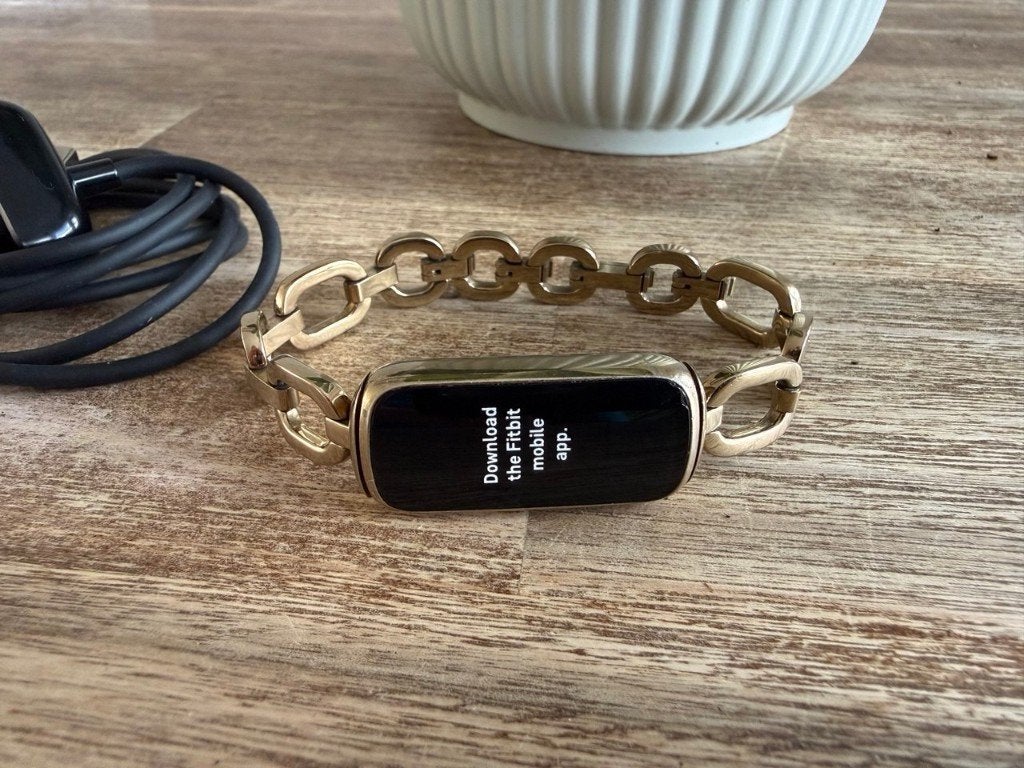 Fitbit Luxe Special Edition met goudkleurige armband, Zwart, Stappen, Ophalen of Verzenden, Zo goed als nieuw