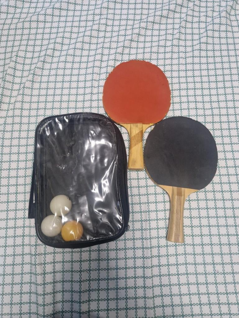 Tafeltennis set: 2 batjes, 3 balletjes en hoesje, Ophalen of Verzenden, Gebruikt, Net, Batje(s) of Balletje(s)