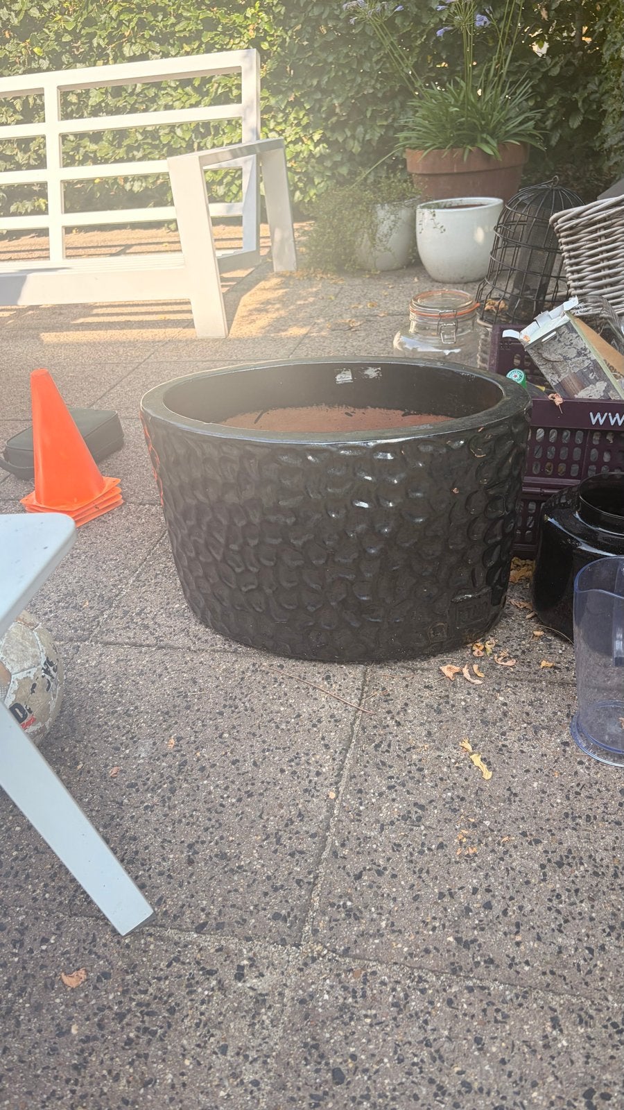 Ptmd Grote zwarte bloempot, rond, voor binnen of buiten, Tuin en Terras, Bloempotten, Ophalen, Gebruikt, 40 cm of meer, Rond
