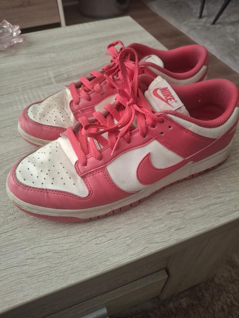 Nike schoenen maat 42,5, Nike, Ophalen of Verzenden, Sneakers of Gympen, Roze