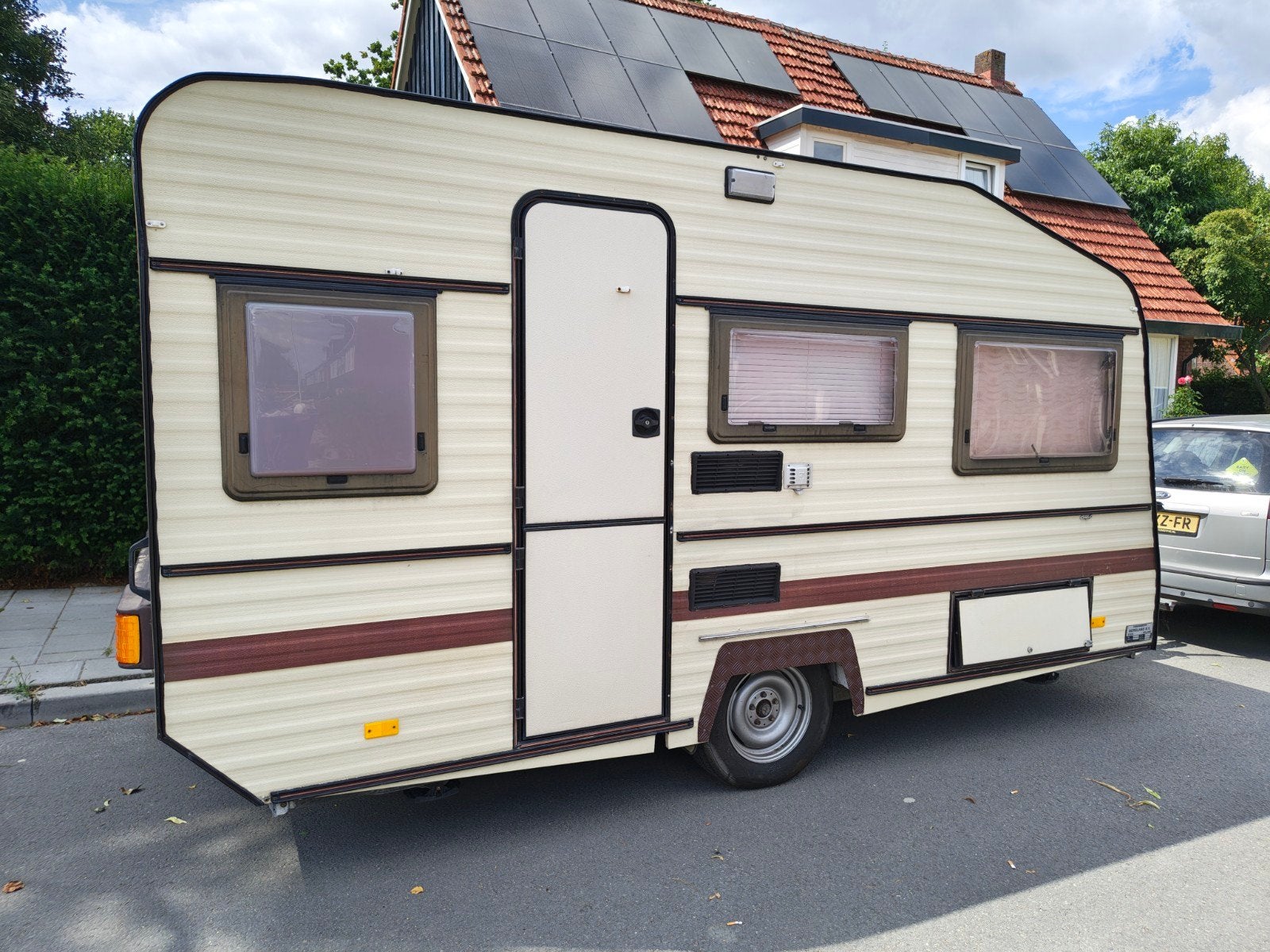 Bergland 395MKT uit 1990 is een unieke en sfeervolle caravan, Kleine zit, Particulier, Uitbouw voortent
