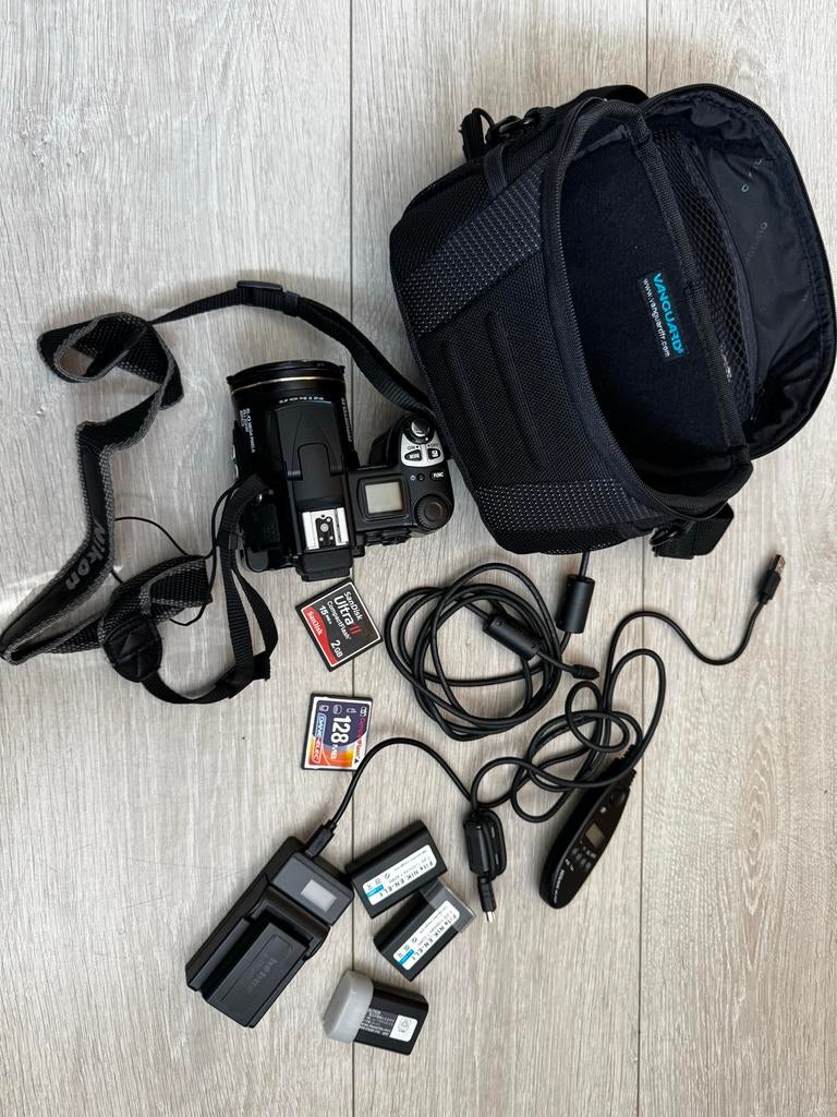 Nikon Coolpix E5700 met accessoires en tas en nieuwe accus, Overige merken, Gebruikt, Ophalen of Verzenden, 8 tot 20x