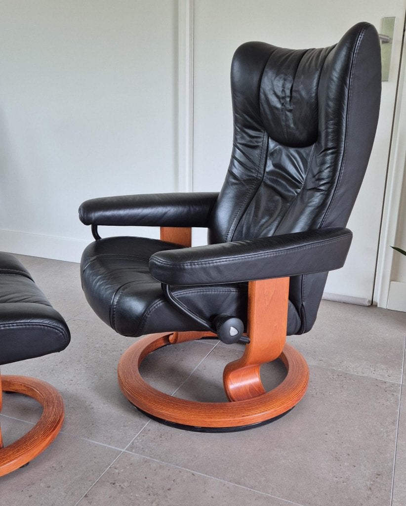 Ekornes stressless relaxstoel met hocker (zwart), Ophalen, Gebruikt, Minder dan 75 cm, Leer