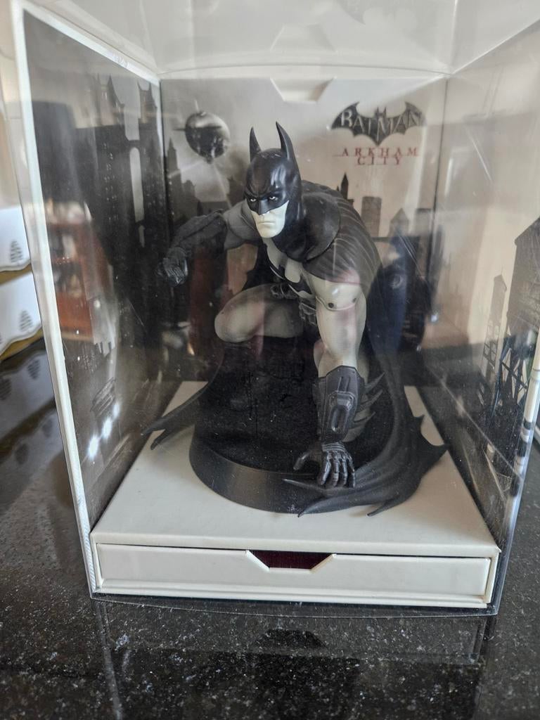 Batman Arkham City Collector's Edition Beeldje & spel PS3, Ophalen of Verzenden, Zo goed als nieuw, Avontuur en Actie