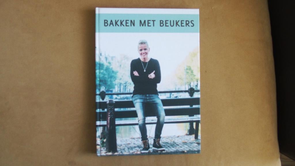 Bakken met Beukers - Lot Beukers, Ophalen of Verzenden, Zo goed als nieuw, Gezond koken, Nederland en België
