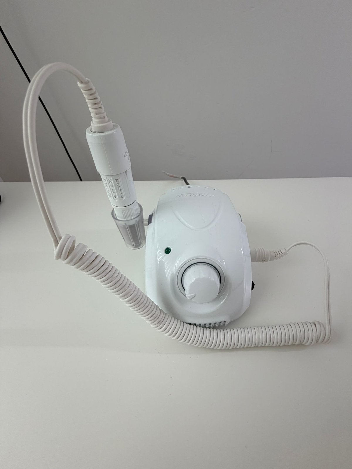 nagelvijl elektrisch professioneel en nagel lamp, Ophalen of Verzenden, Nieuw, Overige typen
