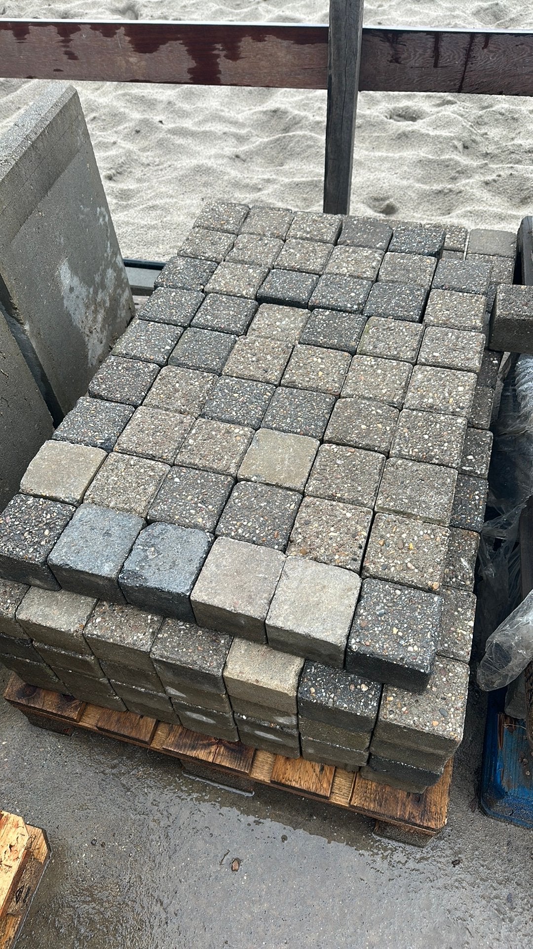 Betonklinkers bkk halfjes 10m2, Tuin en Terras, Ophalen, Klinkers, 5 tot 10 m², Zo goed als nieuw