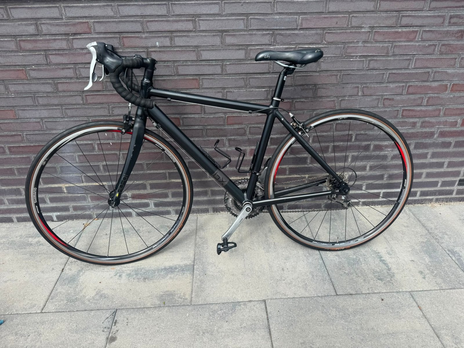 Zwarte racefiets met Shimano onderdelen, 28 inch, Gebruikt, Aluminium, Geen idee