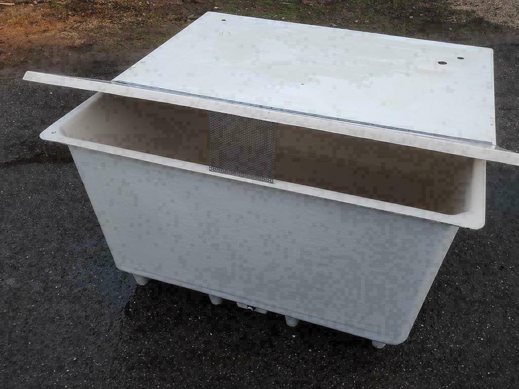 2x vijver bak  polyester vijver winterdeksel 210 x 210 x 115, Ophalen, Gebruikt, Vijverbak