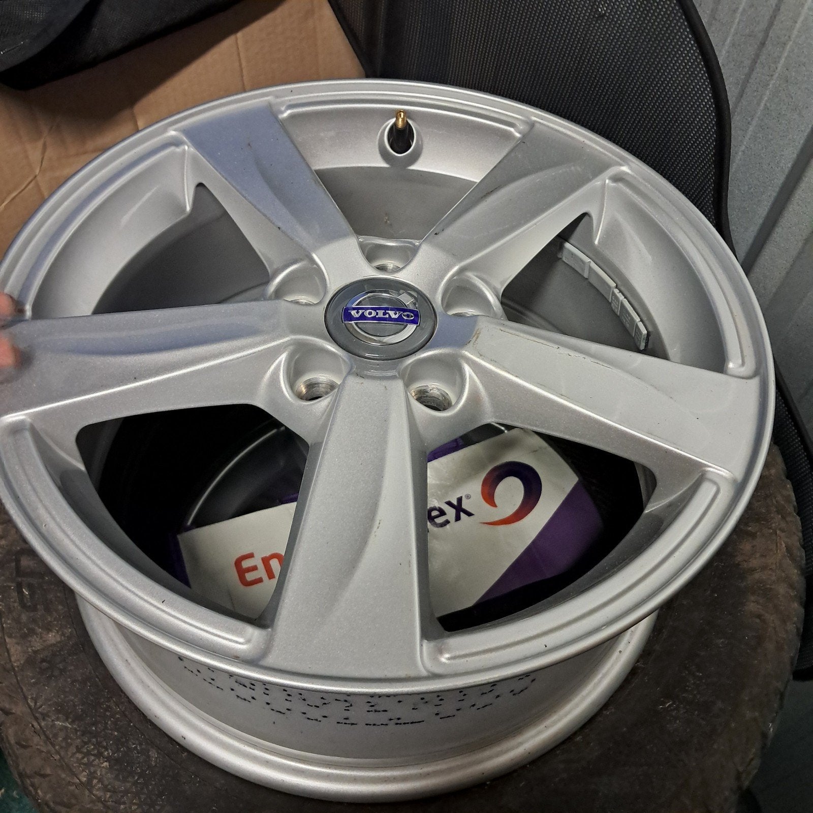 Volvo Velg - Gebruikt, Ophalen of Verzenden, Gebruikt, Zomerbanden, Velg(en)