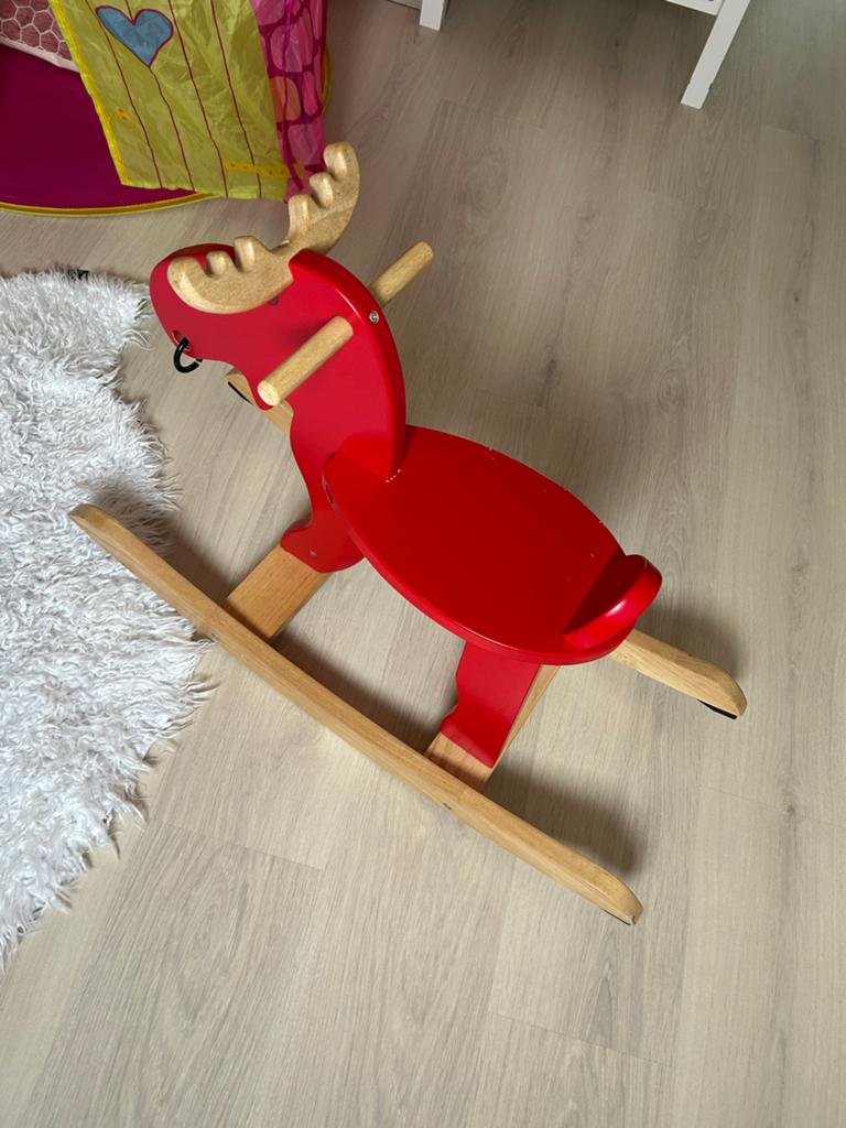 Rood houten hobbelpaard in de vorm van een eland, Ophalen of Verzenden, Gebruikt