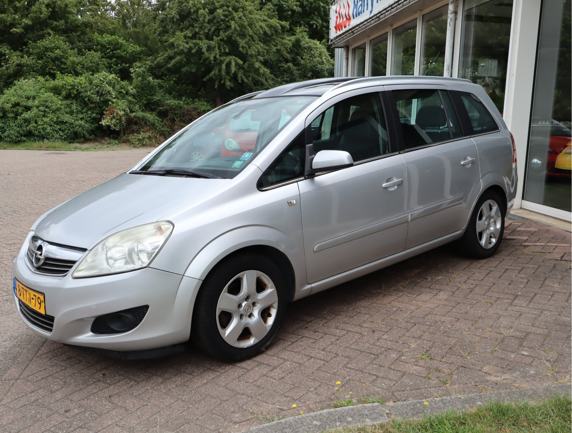 Opel Zafira 1.6 Cosmo (bj 2008), Auto's, Voorwielaandrijving, Gebruikt, Zwart, 4 cilinders