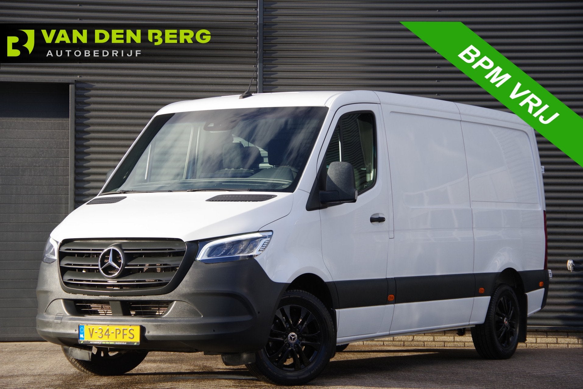 Mercedes-Benz Sprinter 319 3.0 CDI V6 L2H1 AUT. LED, 2.8T TR, Automaat, Euro 6, 190 pk, 2800 kg