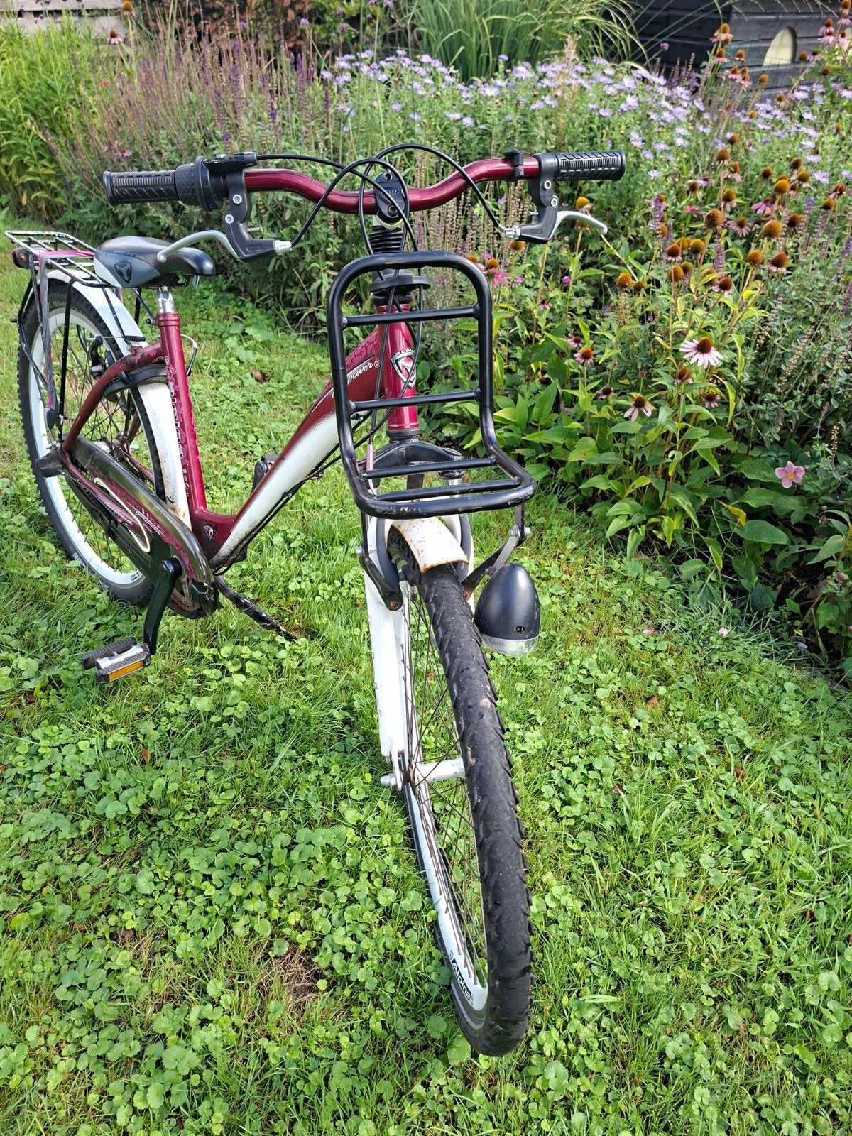 Meidenfiets 26 inch met voordrager, 26 inch of meer, Gebruikt, Velgrem, Ophalen of Verzenden