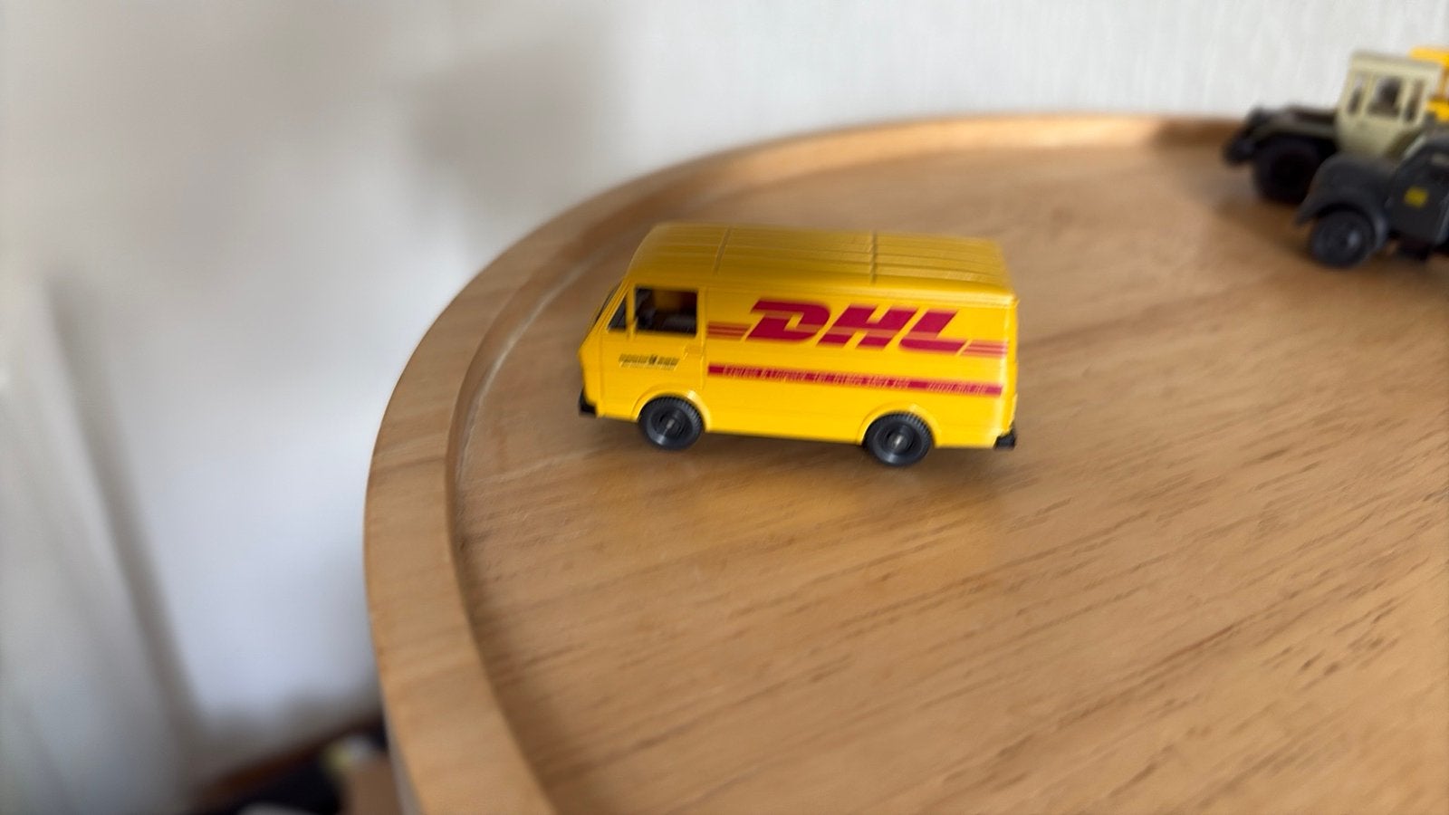 WIKING  VW. LT 28 W7 429 DHL BUSJE. HO 1:87, Ophalen of Verzenden, Zo goed als nieuw